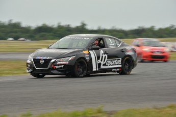 Coupe Nissan Sentra à Shannonville