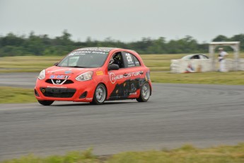 Coupe Nissan Sentra à Shannonville