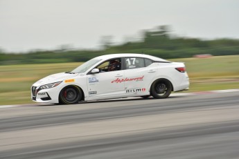 Coupe Nissan Sentra à Shannonville