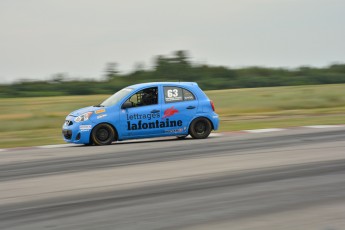 Coupe Nissan Sentra à Shannonville