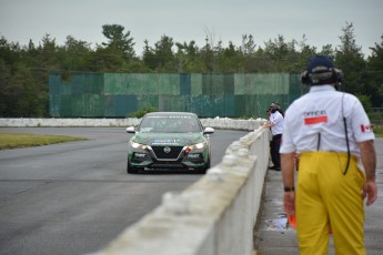 Coupe Nissan Sentra à Shannonville