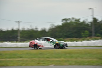 Coupe Nissan Sentra à Shannonville