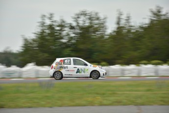 Coupe Nissan Sentra à Shannonville