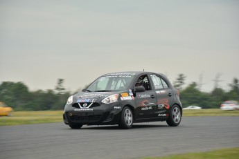 Coupe Nissan Sentra à Shannonville