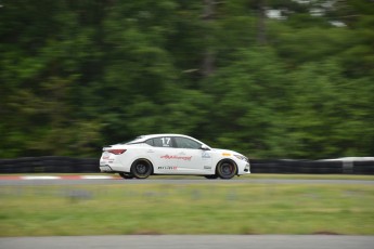 Coupe Nissan Sentra à Shannonville