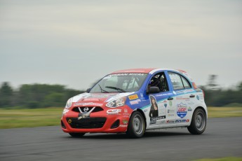 Coupe Nissan Sentra à Shannonville