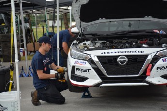 Coupe Nissan Sentra à Shannonville