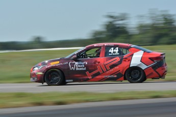 Coupe Nissan Sentra à Shannonville