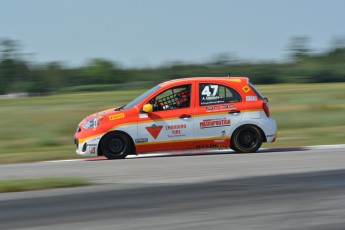 Coupe Nissan Sentra à Shannonville