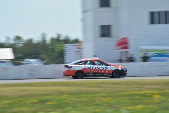Coupe Nissan Sentra à Shannonville