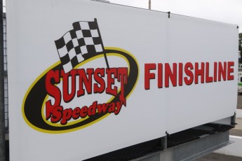 NASCAR Pinty's - Sunset Speedway