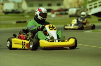 Retour dans le passé - Karting à St-Hilaire - Printemps 1996