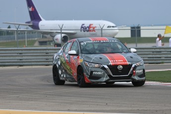 Coupe Nissan Sentra à ICAR