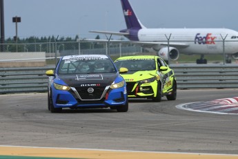 Coupe Nissan Sentra à ICAR