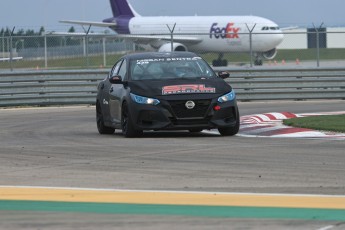 Coupe Nissan Sentra à ICAR