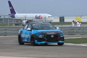 Coupe Nissan Sentra à ICAR