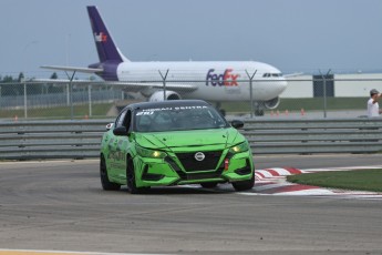 Coupe Nissan Sentra à ICAR
