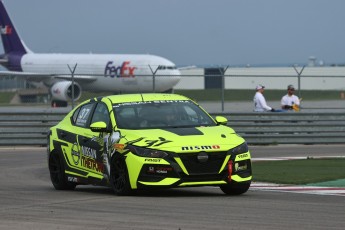 Coupe Nissan Sentra à ICAR