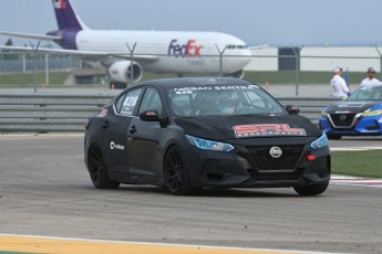 Coupe Nissan Sentra à ICAR