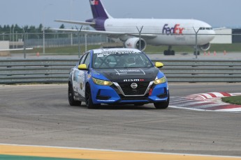 Coupe Nissan Sentra à ICAR
