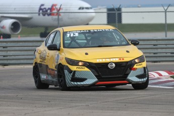 Coupe Nissan Sentra à ICAR