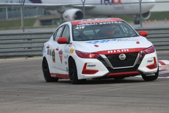 Coupe Nissan Sentra à ICAR