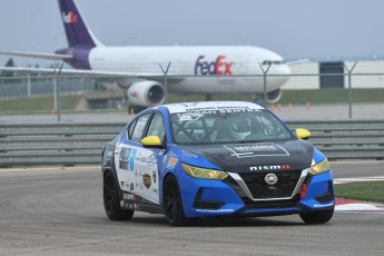 Coupe Nissan Sentra à ICAR