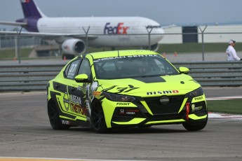 Coupe Nissan Sentra à ICAR