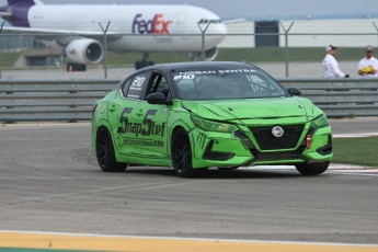 Coupe Nissan Sentra à ICAR