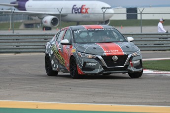 Coupe Nissan Sentra à ICAR