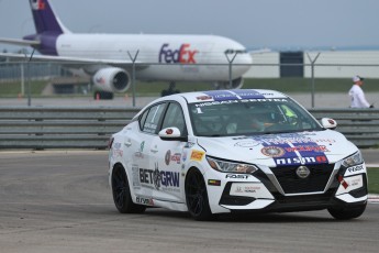 Coupe Nissan Sentra à ICAR