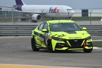 Coupe Nissan Sentra à ICAR
