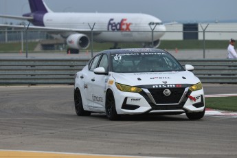 Coupe Nissan Sentra à ICAR