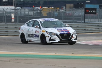 Coupe Nissan Sentra à ICAR