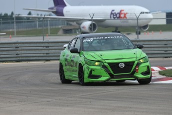 Coupe Nissan Sentra à ICAR