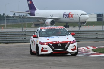Coupe Nissan Sentra à ICAR