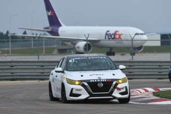 Coupe Nissan Sentra à ICAR