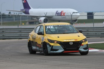 Coupe Nissan Sentra à ICAR