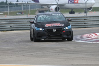 Coupe Nissan Sentra à ICAR