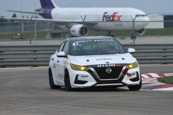 Coupe Nissan Sentra à ICAR