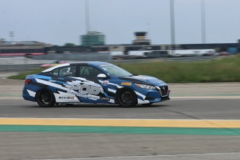 Coupe Nissan Sentra à ICAR