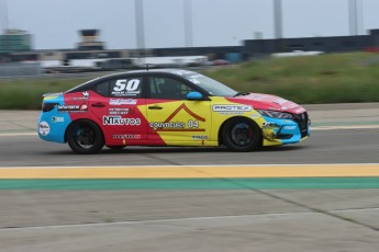 Coupe Nissan Sentra à ICAR