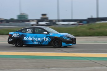 Coupe Nissan Sentra à ICAR