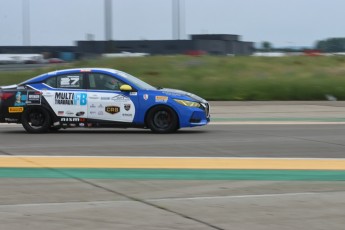 Coupe Nissan Sentra à ICAR