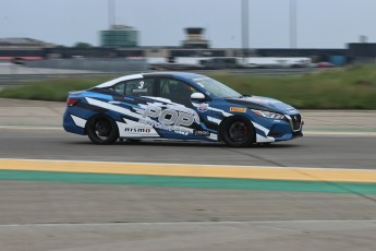 Coupe Nissan Sentra à ICAR