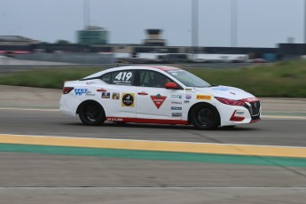 Coupe Nissan Sentra à ICAR