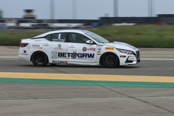 Coupe Nissan Sentra à ICAR