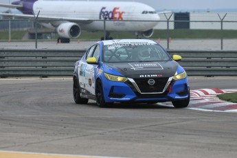 Coupe Nissan Sentra à ICAR