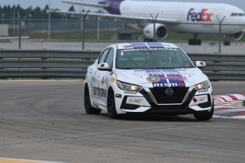 Coupe Nissan Sentra à ICAR