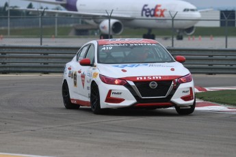 Coupe Nissan Sentra à ICAR